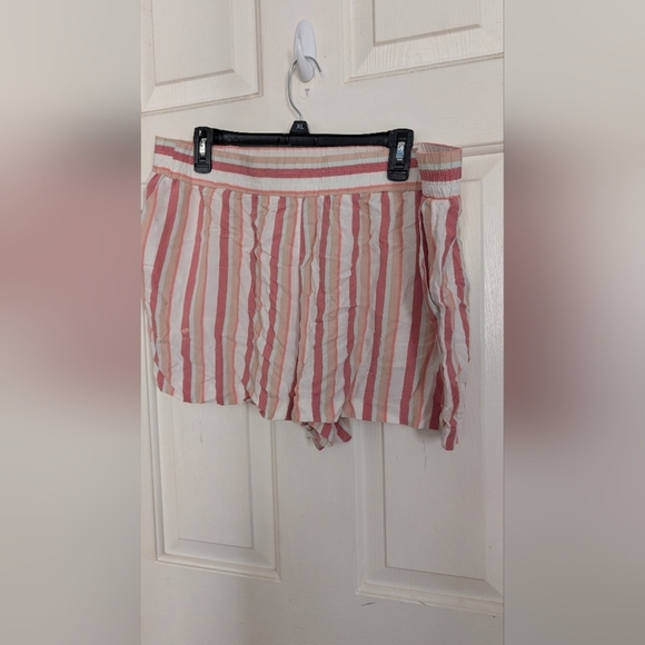 Apt. 9 Women's Lounge XL Pink And White Shorts (EUC) - Picture 2 of 11